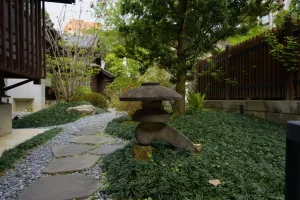 Créer un jardin zen extérieur : le guide complet de A à Z